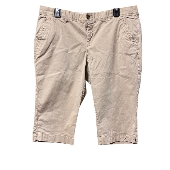Old Navy Tan Capris - Picture 1 of 3